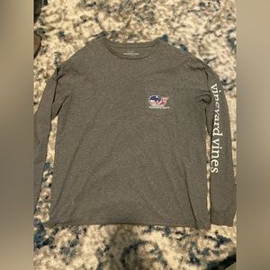 Vineyard vines t shirt